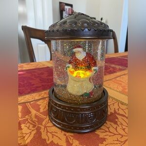 Hallmark 2012 Santa Claus Limited Edition Snow Globe Lighted with Glitter Works